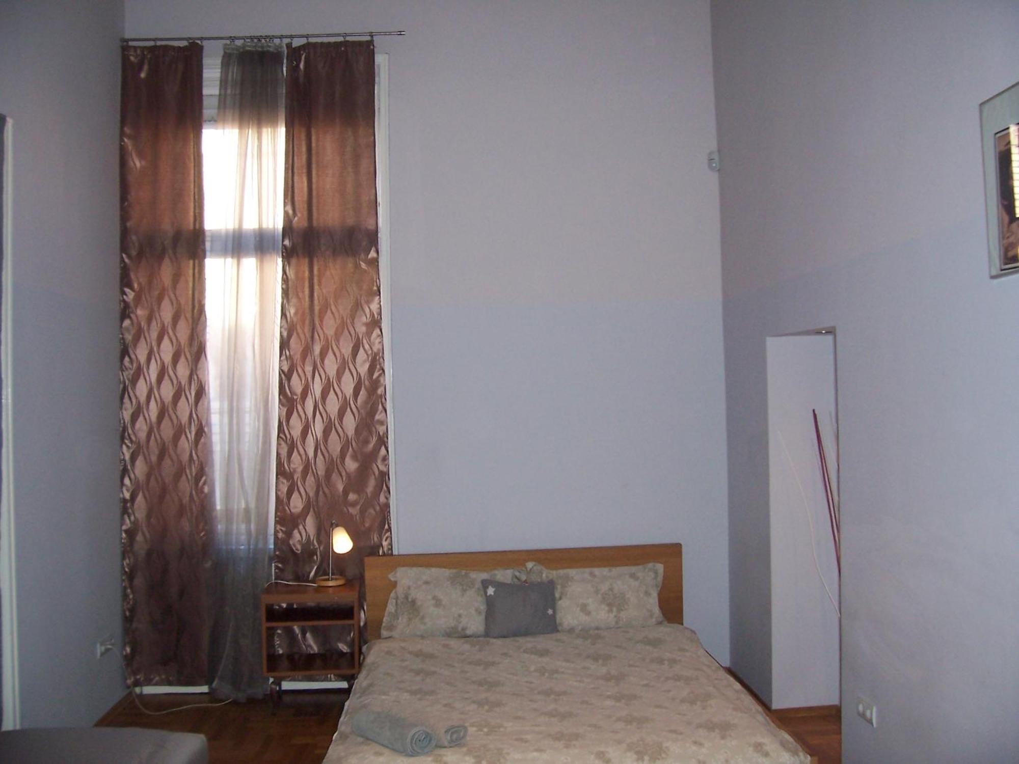T & E Apartment